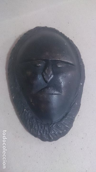 Antig&uuml;edades: Escultura de piedra &eacute;tnica 24x15 ctms. 1200 gms
