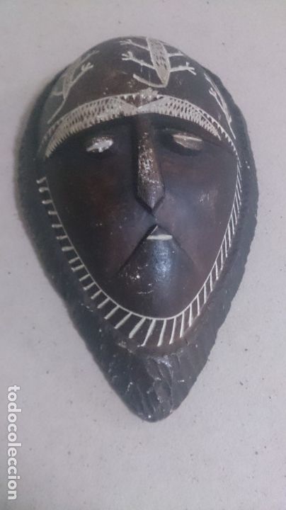 Antig&uuml;edades: Escultura de piedra &eacute;tnica 25x14ctms. 1450 gms