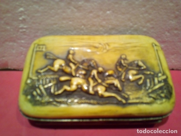 Antig&uuml;edades: Caja Inglesa s.XIX en celuloide y metal - Foto 2