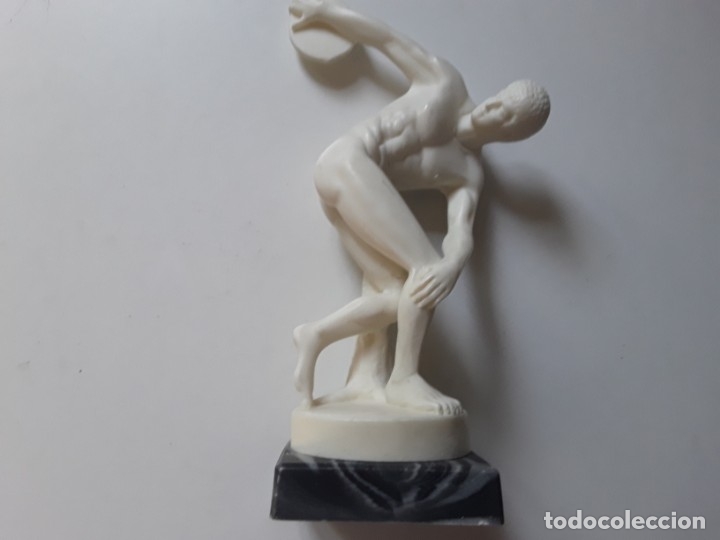 Antiques: Escultura firmada R. Leoni. Disc&oacute;bolo