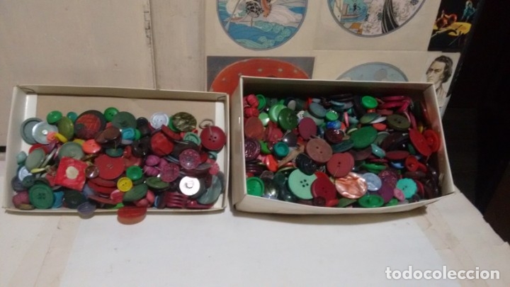 Antig&uuml;edades: BOTONES VARIADOS - MAS DE 500 - Foto 1