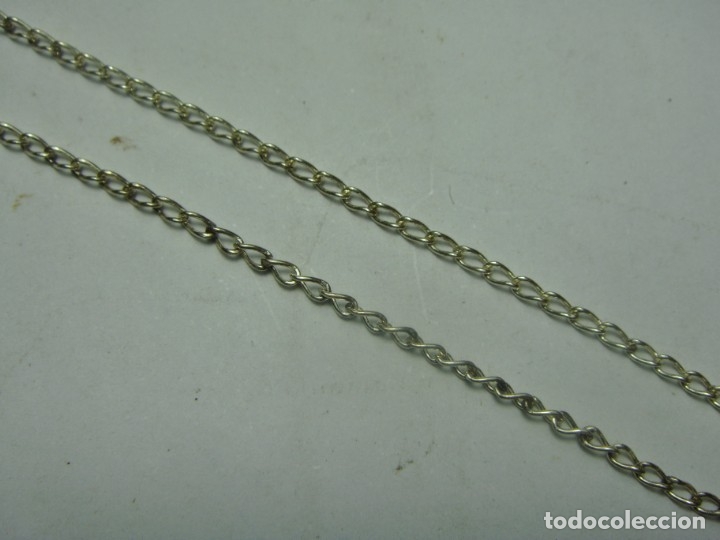 Antig&uuml;edades: Medalla devocional con cadena &middot; Plata contrastada &middot; Virgen coronada - Foto 4