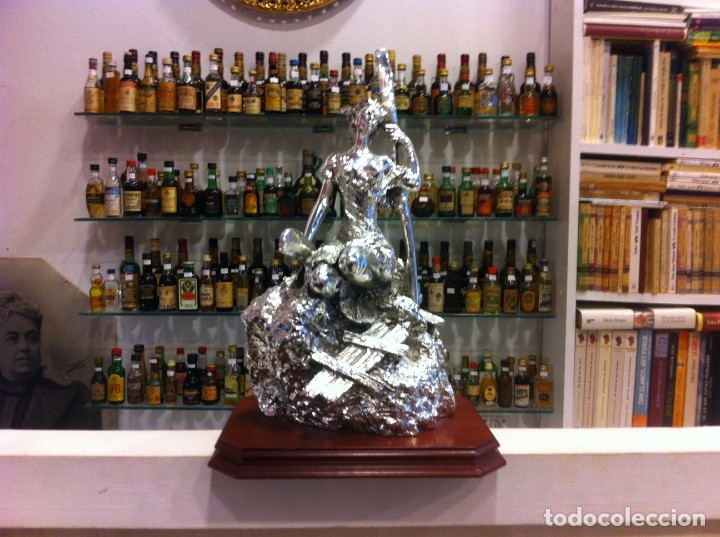 Antiquit&eacute;s: FIGURA MAMELY.  ALTURA. 34CM.