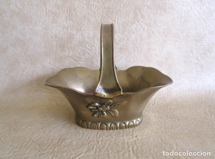 Antig&uuml;edades: ANTIGUA CESTA DE BRONCE 20 CM - Foto 1