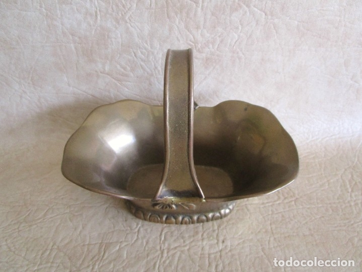 Antig&uuml;edades: ANTIGUA CESTA DE BRONCE 20 CM - Foto 2