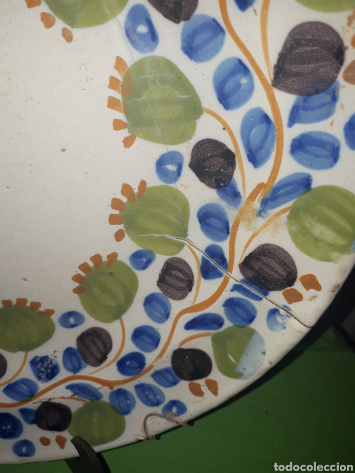 Antig&uuml;edades: Gran plato con grapas principios del S XIX - Foto 2