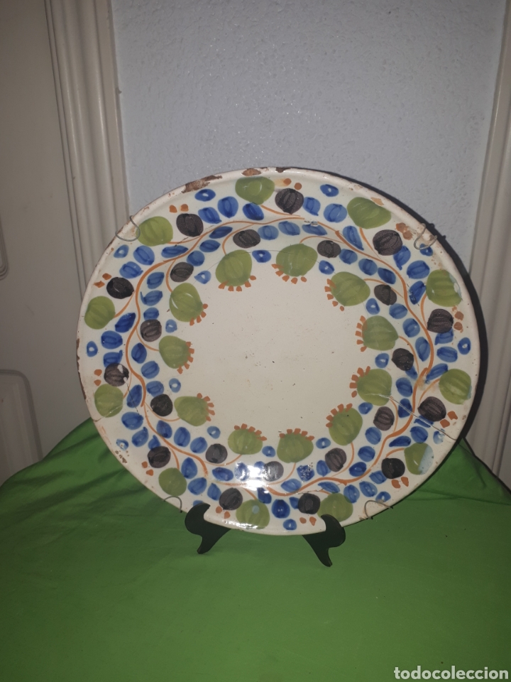 Antig&uuml;edades: Gran plato con grapas principios del S XIX - Foto 1