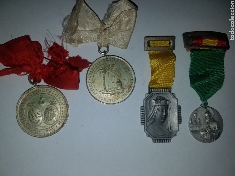 Oggetti Antichi: Lote de 4 medallas religiosas.