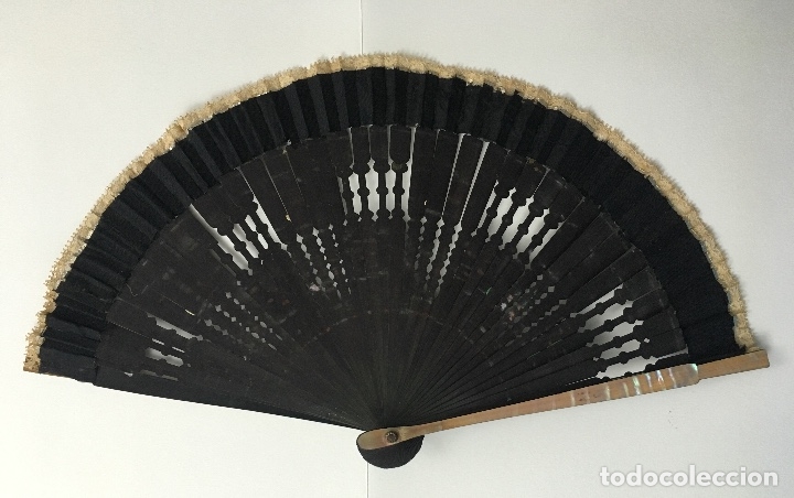 Antig&uuml;edades: Abanico antiguo. Madera y n&aacute;car - Foto 2
