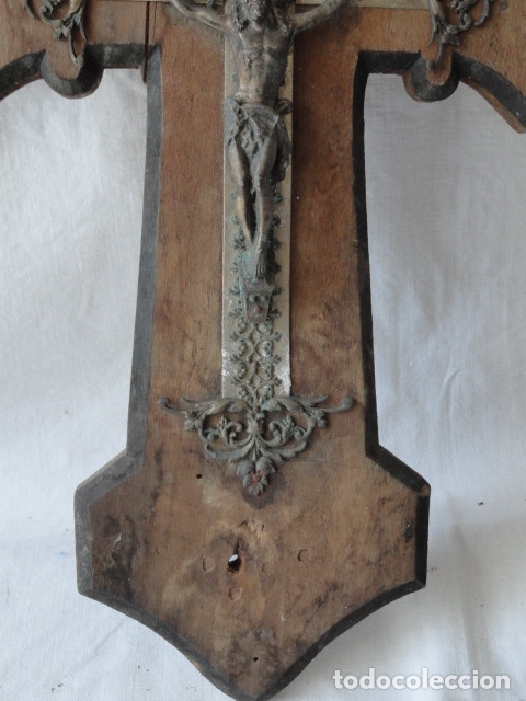 Antig&uuml;edades: ANTIGUA BENDITERA DE MADERA CON CRUCIFIJO. - Foto 5
