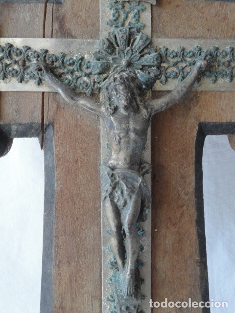 Antig&uuml;edades: ANTIGUA BENDITERA DE MADERA CON CRUCIFIJO. - Foto 7