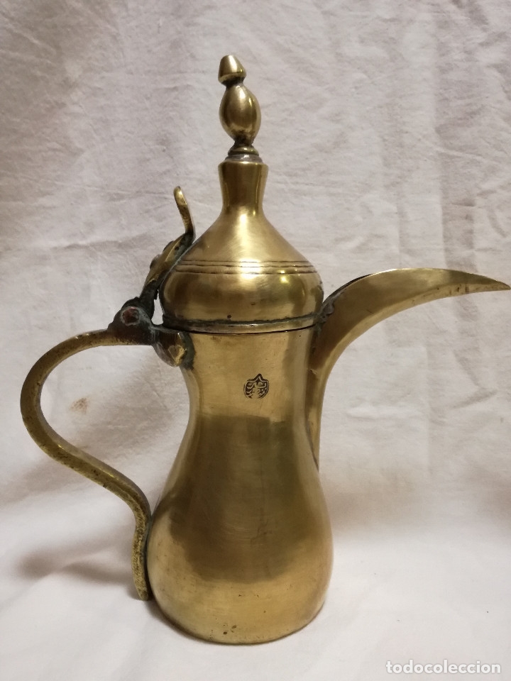 Antig&uuml;edades: 2 CAFETERA / TETERA ARABE DALLAH DE BRONCE / LATON - CON SELLOS - Foto 2