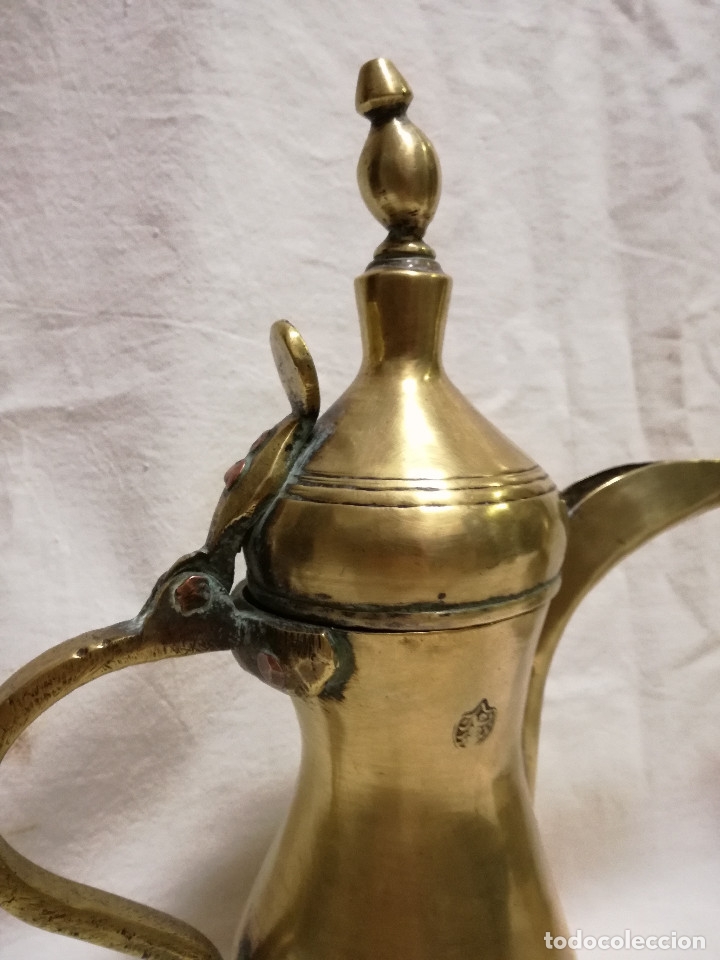 Antig&uuml;edades: 2 CAFETERA / TETERA ARABE DALLAH DE BRONCE / LATON - CON SELLOS - Foto 4