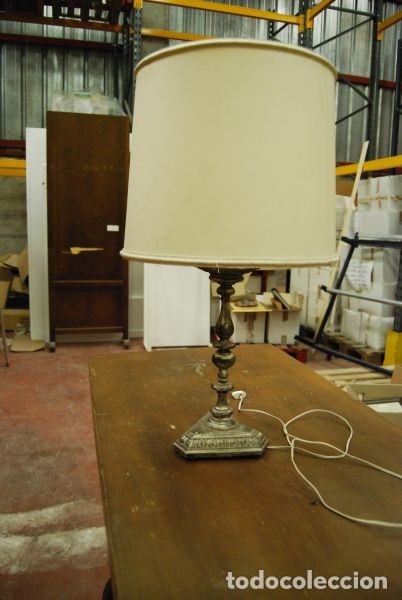 Antig&uuml;edades: L&aacute;mpara de madera con acabado en plata - Foto 1
