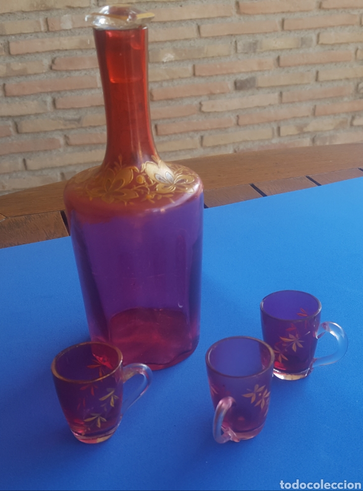 Antiques: Juego de licor muy antiguo en cristal rosa tallado en oro