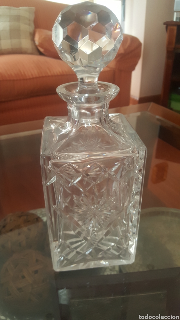 Antig&uuml;edades: Licorera de cristal plomo tallado - Foto 1