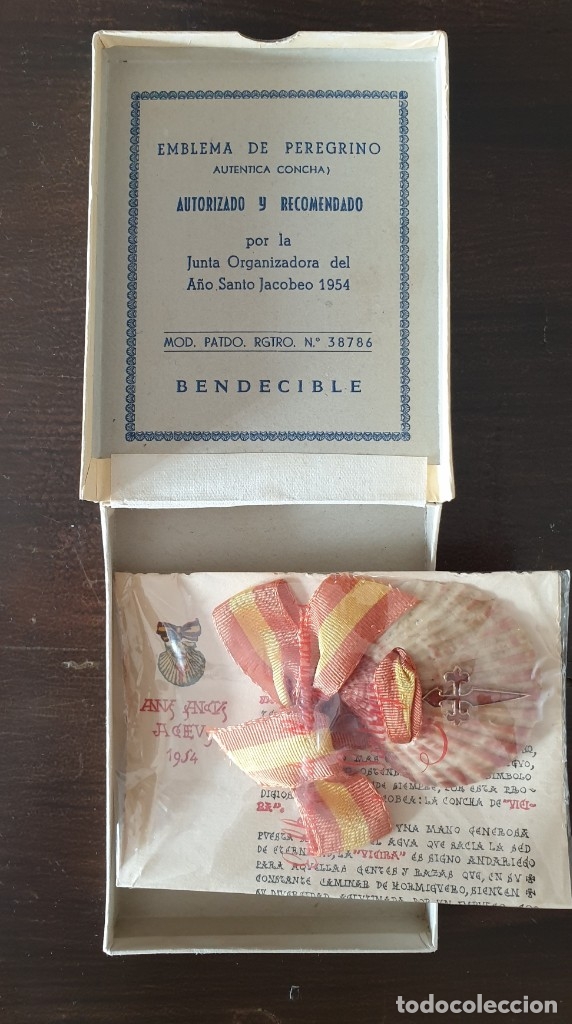 Antig&uuml;edades: Insignia de peregrino jacobeo 1954 - Foto 1
