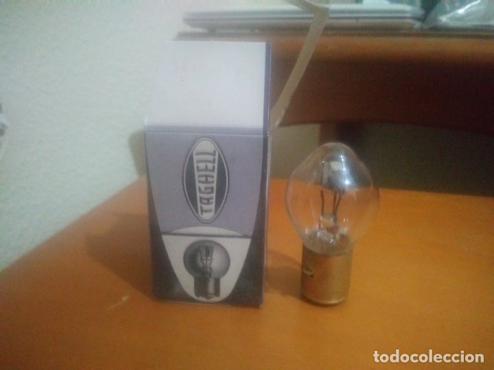Antig&uuml;edades: CAJA con BOMBILLA de COCHE TAGHELL - Foto 1