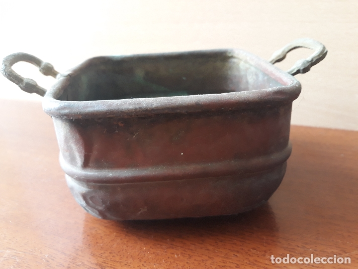 Antig&uuml;edades: Caldero olla de cobre cuadrado