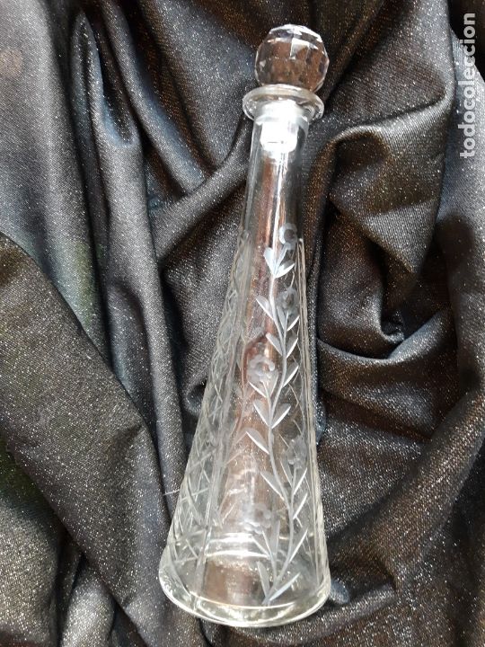 Antig&uuml;edades: Botella cristal tallado - Foto 1