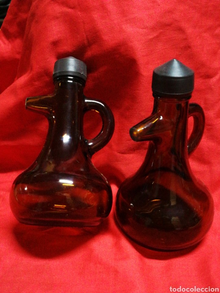 Oggetti Antichi: JUEGO ACEITERA Y VINAGRERA VINTAGE CRISTAL NARANJA, 14CM. NUEVOS!.