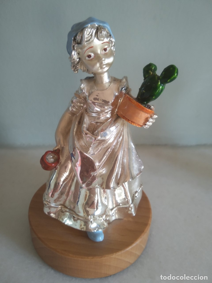 Antig&uuml;edades: Figura de Ni&ntilde;a - Foto 1