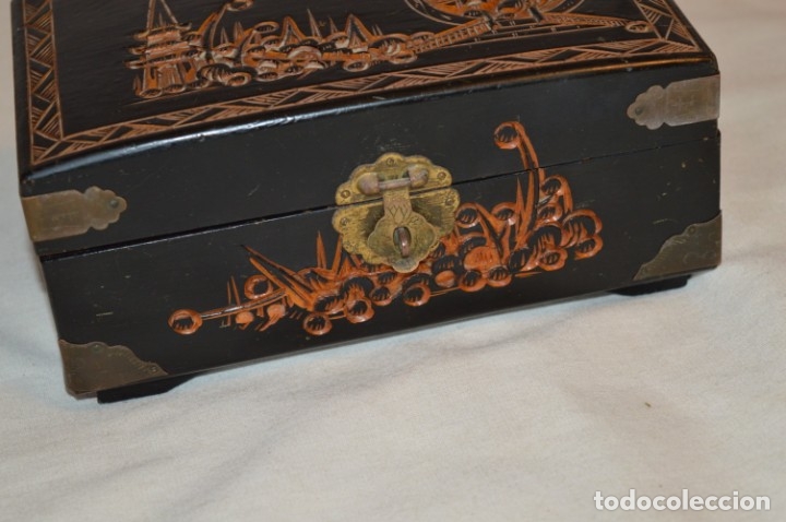 Antigüedades: ANTIGUA CAJA / JOYERO de madera - Con detalles orientales, tallados a mano - ¡Preciosa, mira fotos! - Foto 2 - 179149627