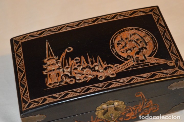 Antigüedades: ANTIGUA CAJA / JOYERO de madera - Con detalles orientales, tallados a mano - ¡Preciosa, mira fotos! - Foto 3 - 179149627