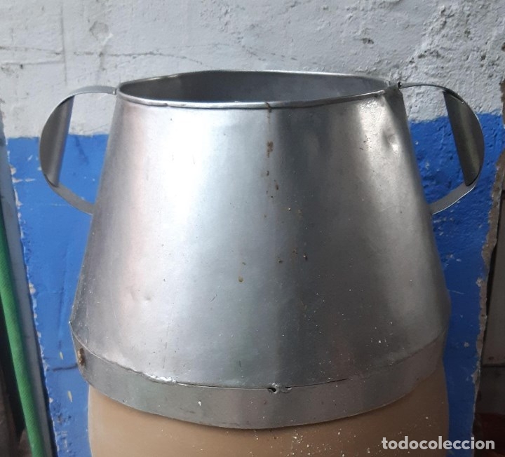 Antig&uuml;edades: HERRAO O CALDERO DE ORDE&Ntilde;O DE ACERO INOXIDABLE 30 CMS. DE ALTURA Y 40 CMS. DE DIAMETRO DEL CULO