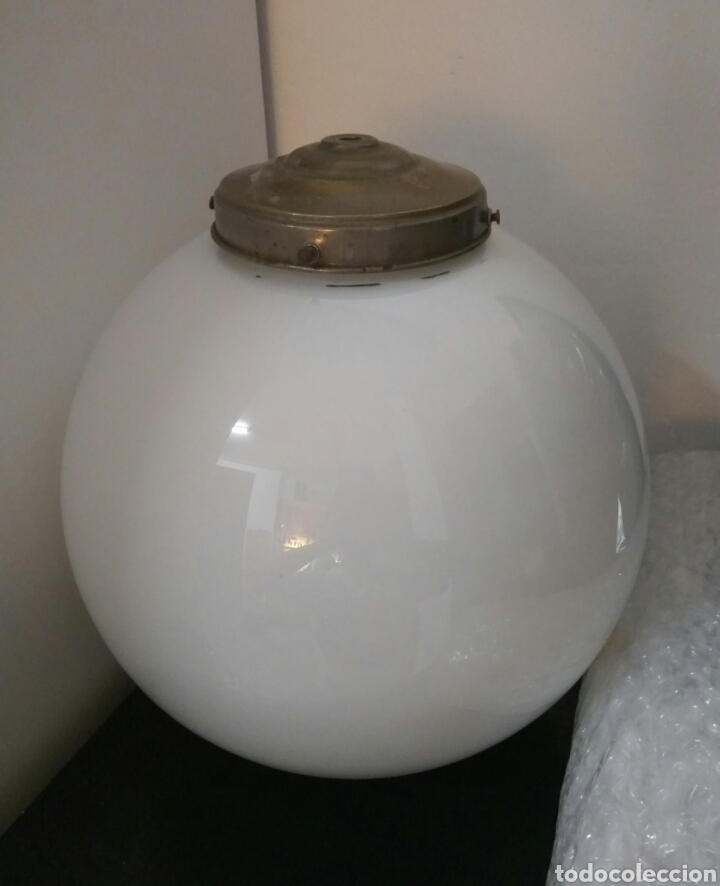 Antig&uuml;edades: Gran l&aacute;mpara bola de opalina blanca - Foto 1