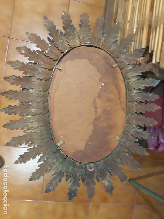 Antig&uuml;edades: Espejo ovalado de hojas tipo sol - Foto 5