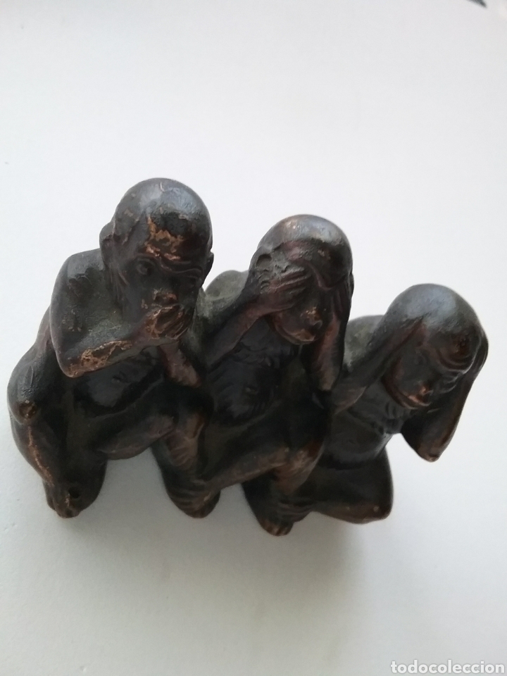 Antig&uuml;edades: Figura en bronce de los tres monos sabios. - Foto 2