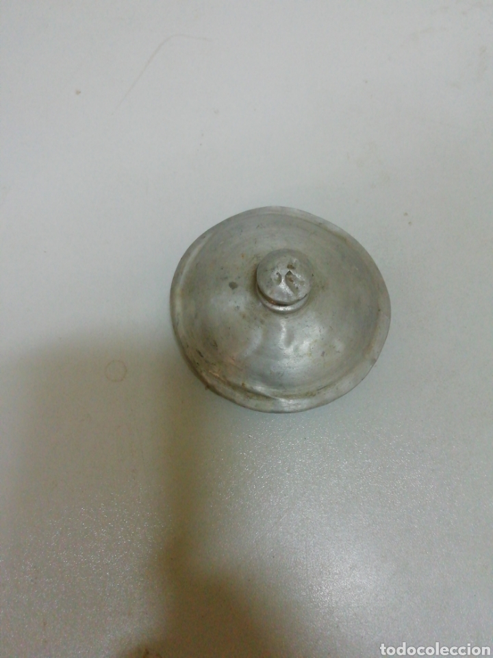 Antig&uuml;edades: Tapa aluminio de lechera - Foto 1