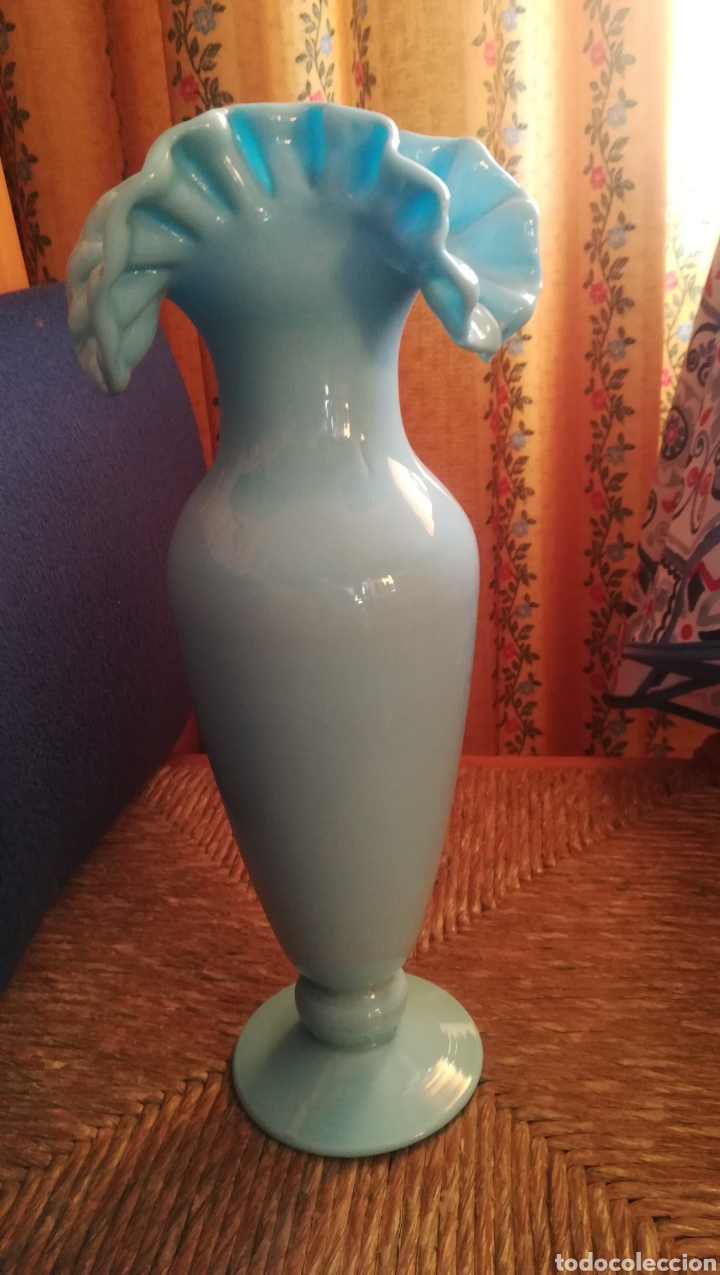Antig&uuml;edades: Magn&iacute;fico jarr&oacute;n de opalina azul - Foto 2