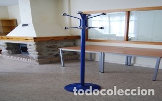 Oggetti Antichi: Perchero de pie azul con adornos en aluminio