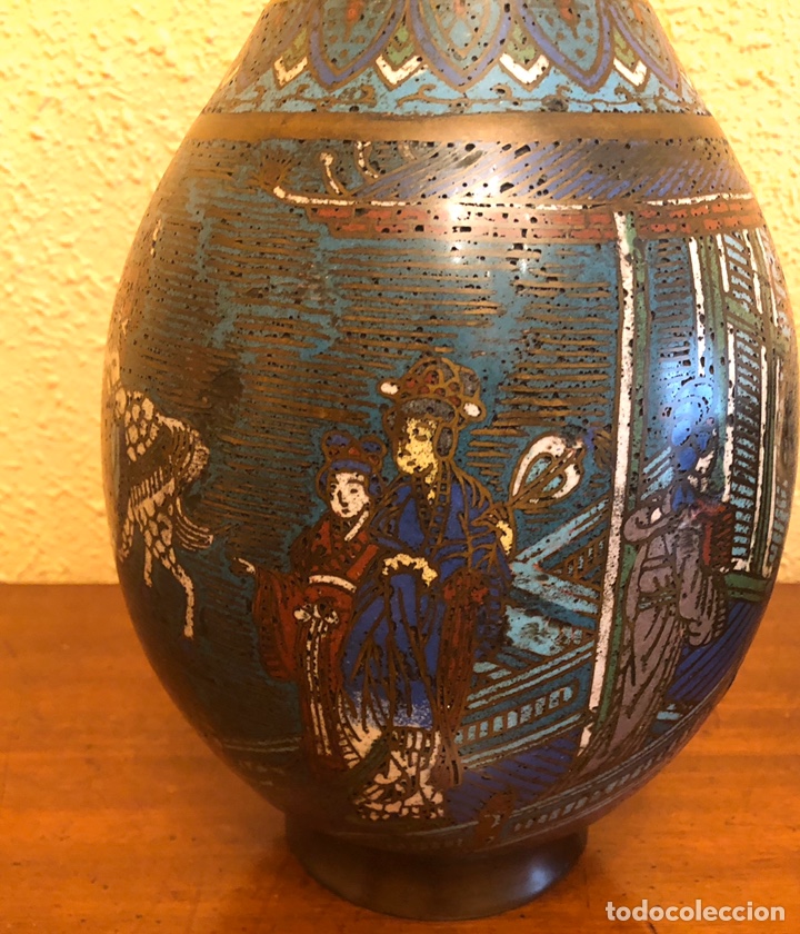 Antig&uuml;edades: Antiguo Jarron Japon&eacute;s de bronce y cloisonne - Foto 3