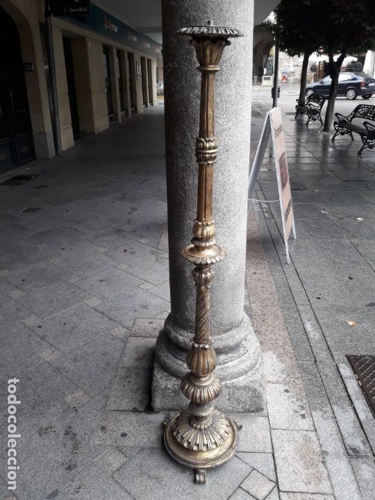 Antig&uuml;edades: Lampara de pie talla de madera - Foto 1