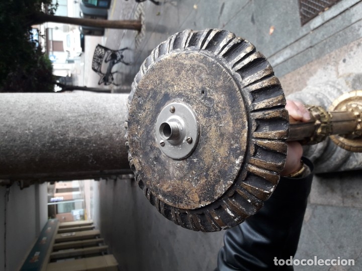 Antig&uuml;edades: Lampara de pie talla de madera - Foto 5