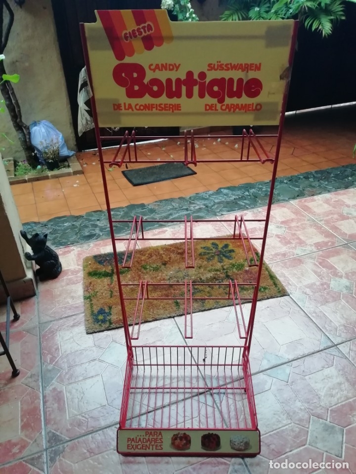 Antig&uuml;edades: Antiguo expositor tienda golosinas Fiesta Boutique Nuevo, en perfecto estado.