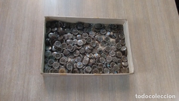 Antig&uuml;edades: BOTONES - LOTE DE 100 - - Foto 1