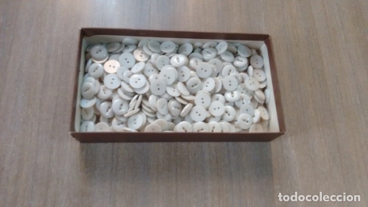 Antig&uuml;edades: BOTONES - LOTE DE 100 - - Foto 1