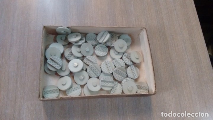 Antig&uuml;edades: BOTONES - LOTE DE 40 - - Foto 1