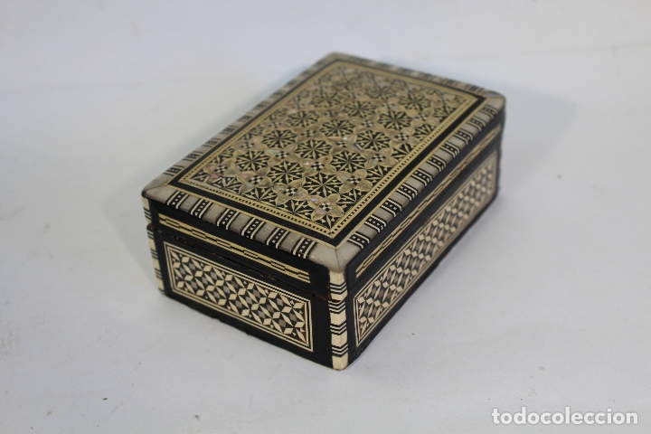 Antig&uuml;edades: caja joyero nacar - Foto 5