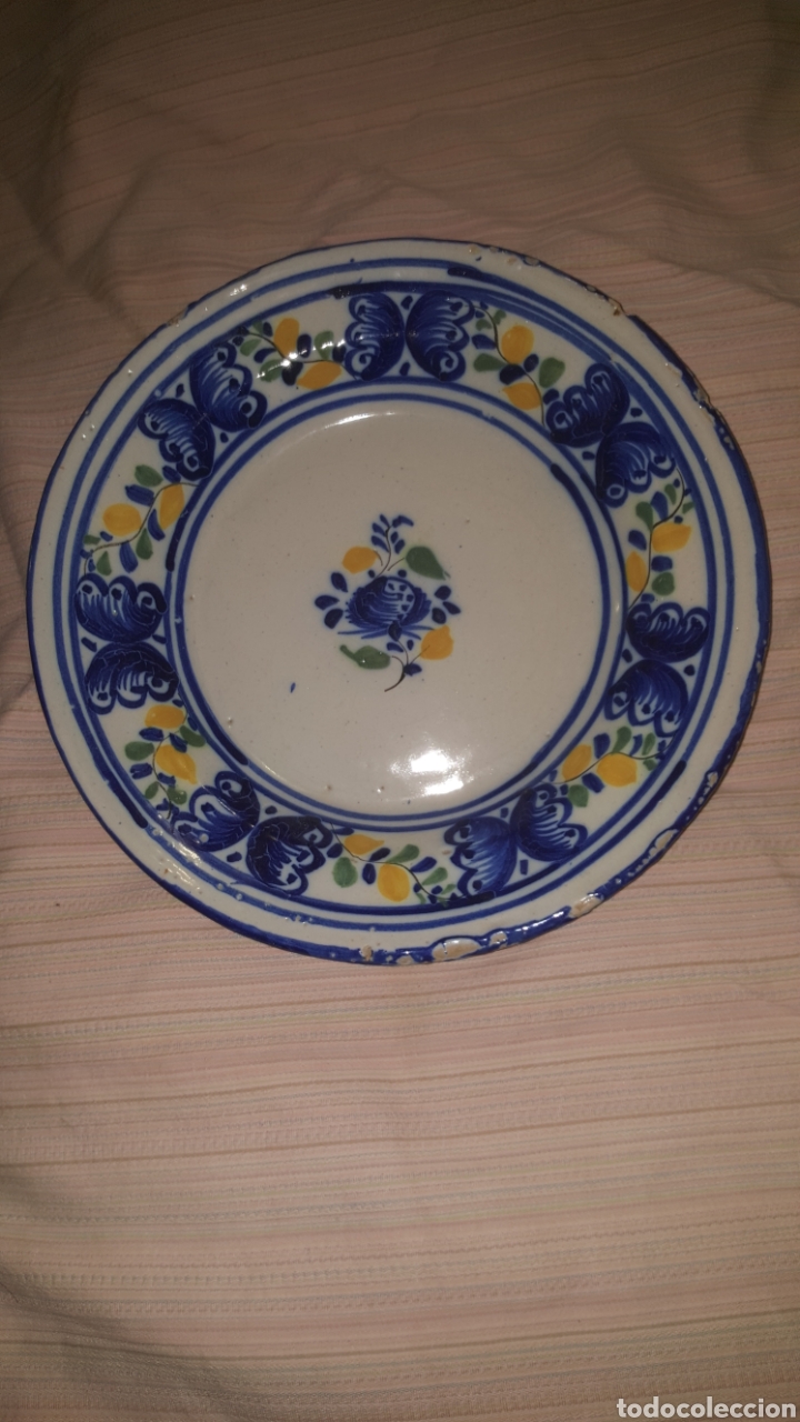 Antig&uuml;edades: plato de Talavera de la reina - Foto 1