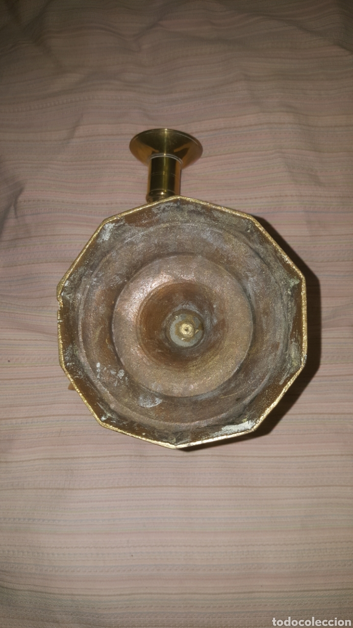 Antig&uuml;edades: pareja de candelabros de laton - Foto 2
