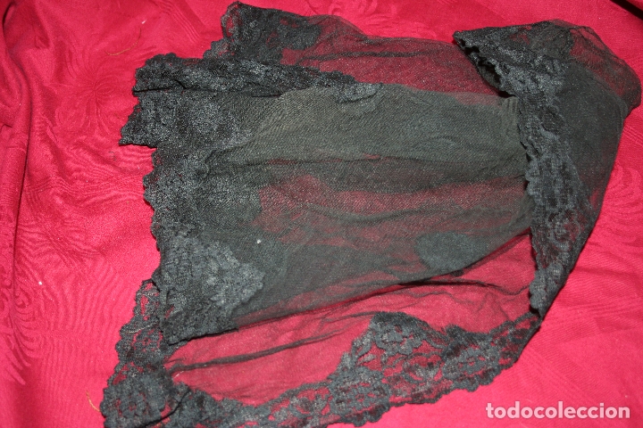 Antig&uuml;edades: ANTIGUA MANTILLA ENCAJE NEGRO,TRIANGULAR , MIDE 115X52 CM - Foto 3