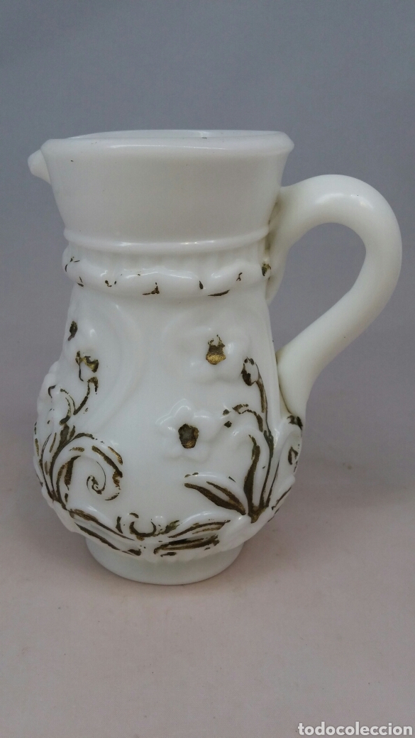 Antig&uuml;edades: Antidua jarrita de opalina blanca - Foto 1