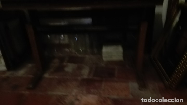 Antig&uuml;edades: Mesa vintage extensible y con manivela para que suba y baje - Foto 2