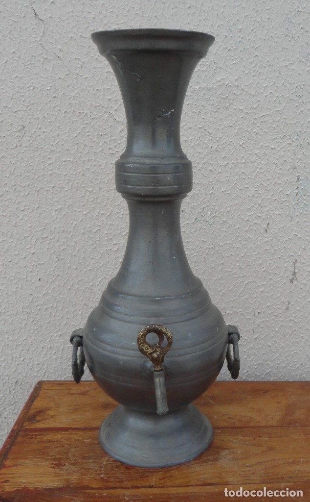 Antig&uuml;edades: Jarra de esta&ntilde;o con grifo SXIX - Foto 1