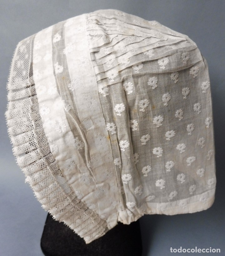 Antig&uuml;edades: ANTIGUO GORRO DE ENCAJE S. XIX - Foto 1